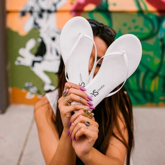 Yosi Samra Shoes - YOSI SAMRA Off-White Roee Patent Leather Flip Flop Thong Summer Sandals Sz 11